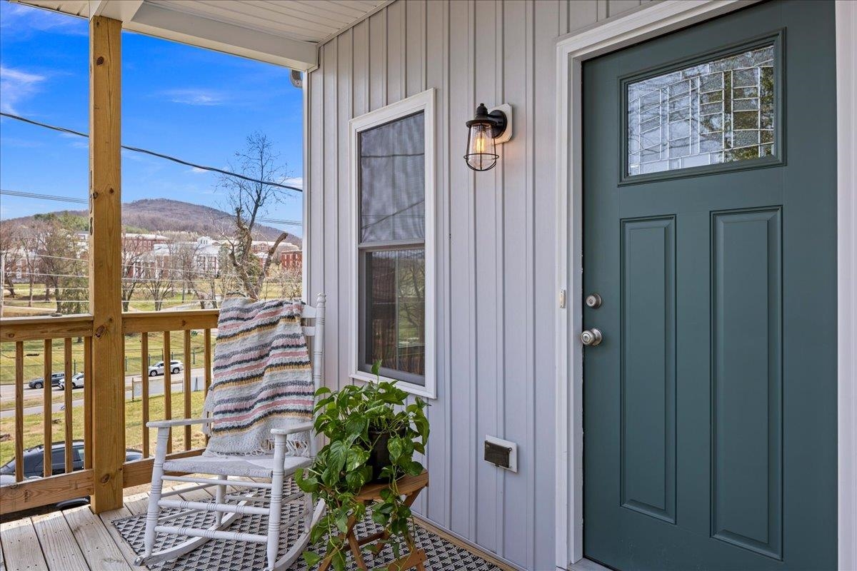 138 Garber Street Staunton, VA 24401 - Photo 11 of 47