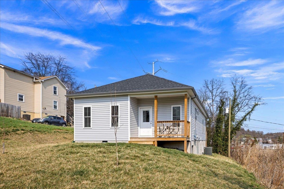 138 Garber Street Staunton, VA 24401 - Photo 40 of 47 a front view of a house with a yard