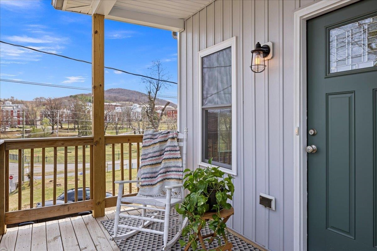 138 Garber Street Staunton, VA 24401 - Photo 8 of 47