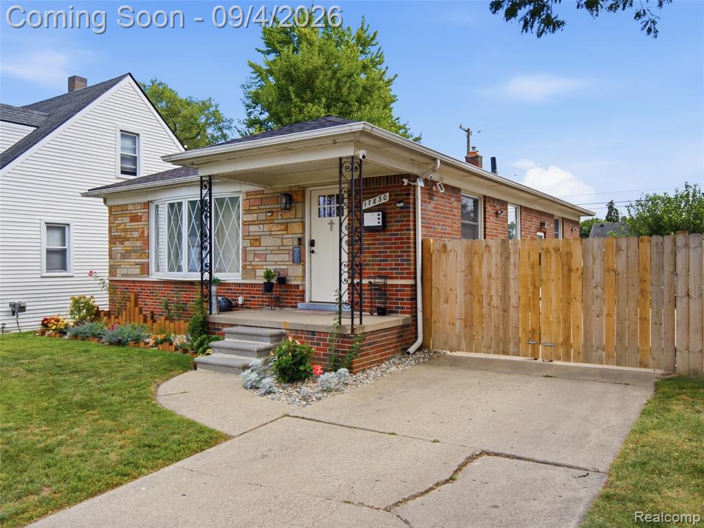 17830 Martin Road Roseville, MI 48066 - Photo 7 of 29 Gallery Image 7