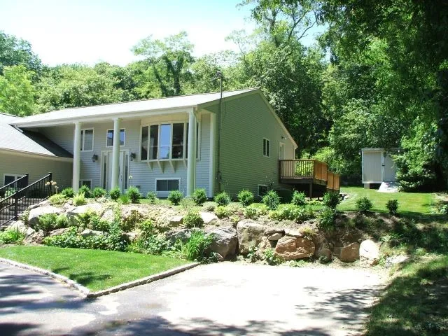 $5,000 | 414 Middlebridge Road, South Kingstown, RI 02879