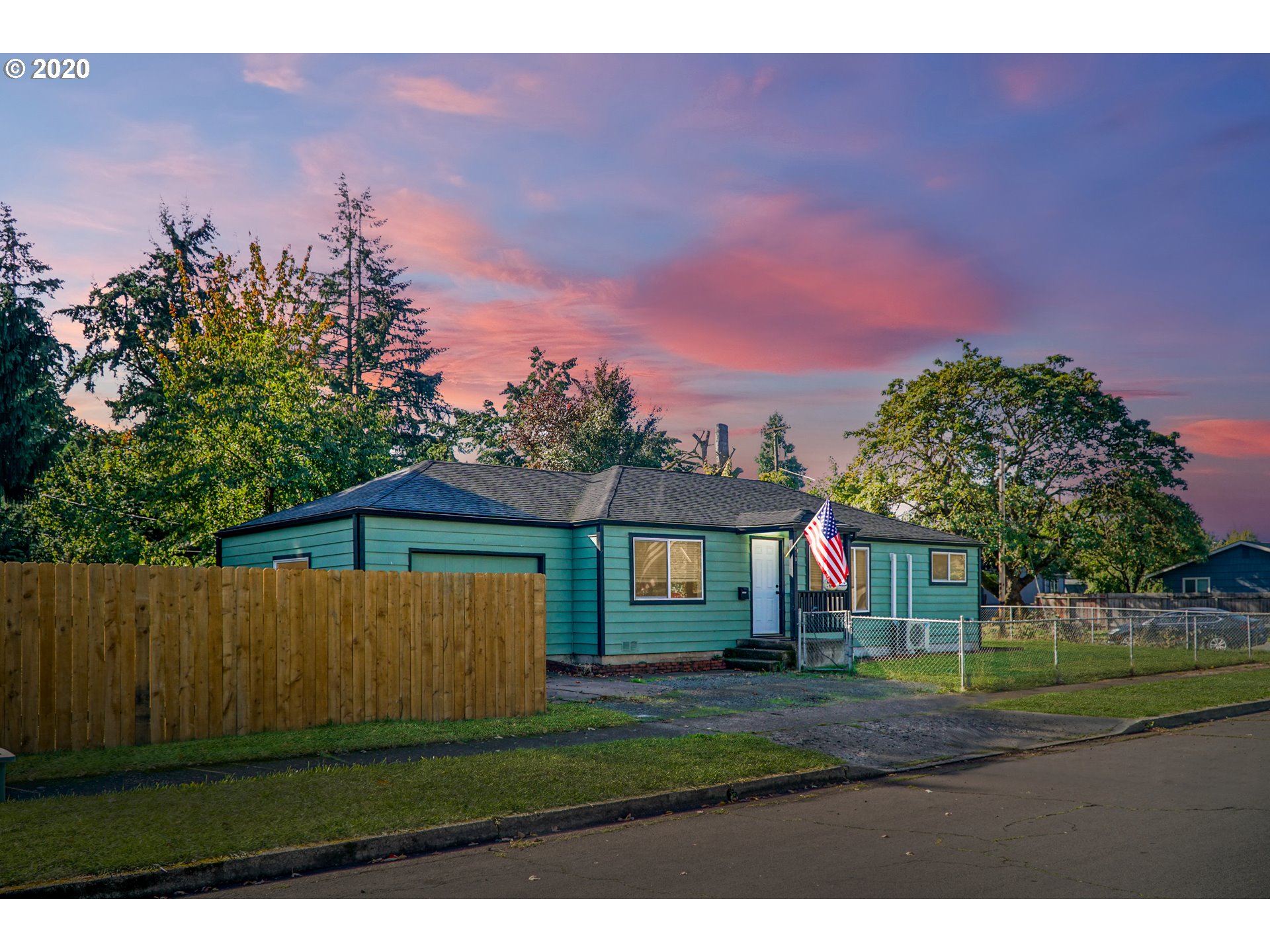 915 N Street Springfield, OR 97477 - Photo 2 of 27