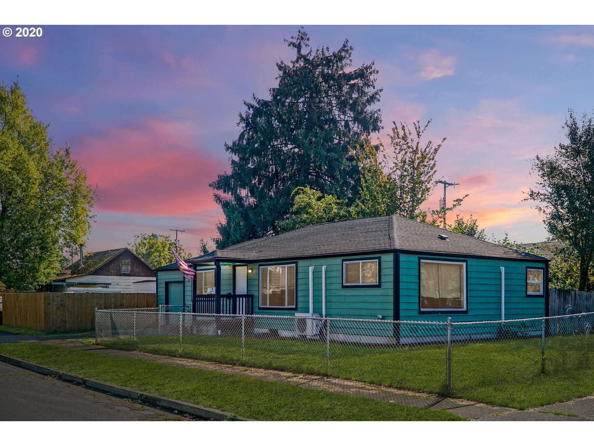 915 N Street Springfield, OR 97477 - Photo 3 of 27