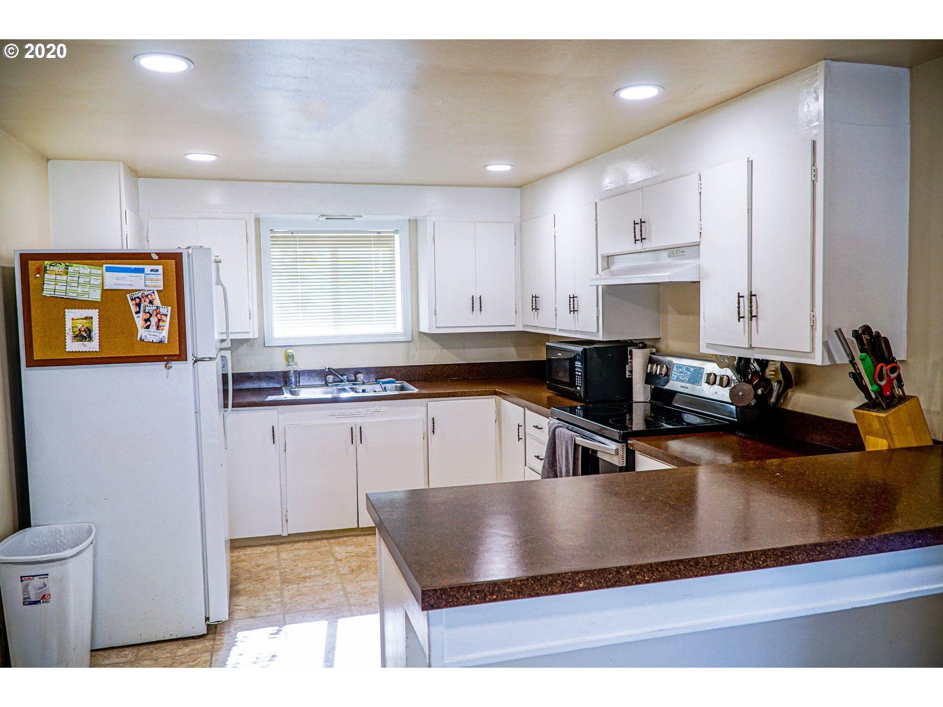 915 N Street Springfield, OR 97477 - Photo 8 of 27