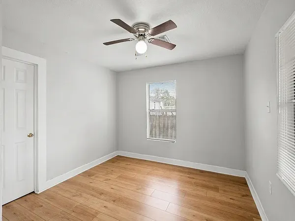 $1,000 | 3101 Illinois Street, Baytown, TX 77520