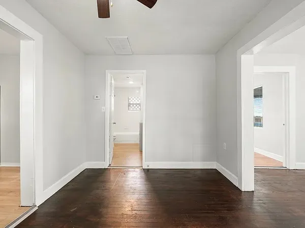 $1,000 | 3101 Illinois Street, Baytown, TX 77520