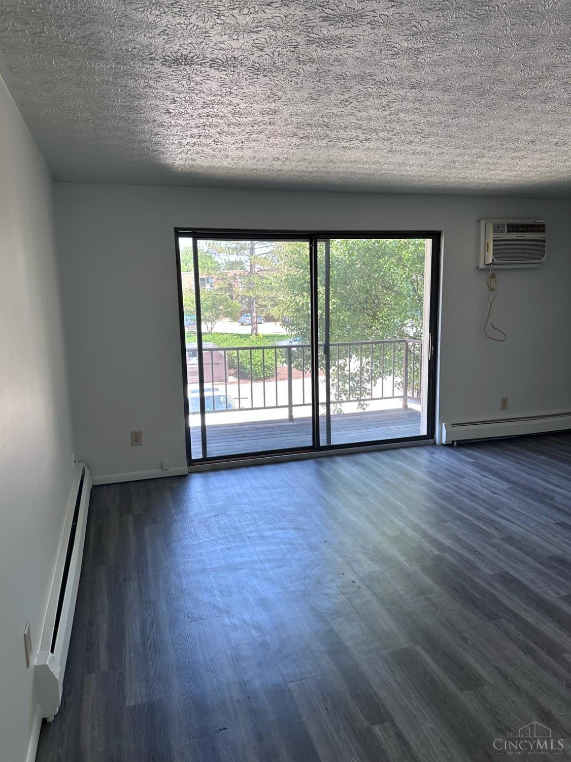 6611 Hearne Road, Unit 101 Cincinnati, OH 45248 - Photo 4 of 16