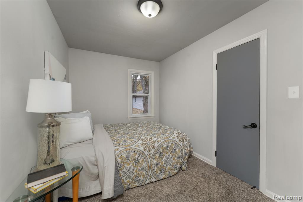 15751 West 14 Mile Road Franklin, MI 48025 - Photo 14 of 24
