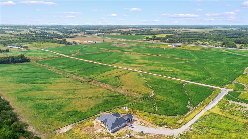 14 Smasal Road Sedalia, MO 65301 - Photo 4 of 37