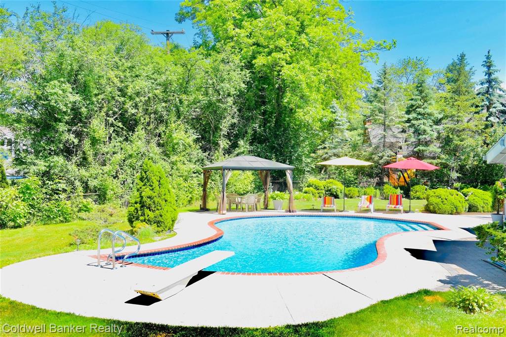 6040 Darramoor Road Bloomfield Hills, MI 48301 - Photo 3 of 47
