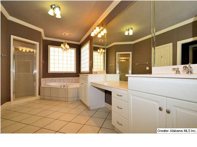 315 Christopher Cove Sterrett, AL 35147 - Photo 16 of 32