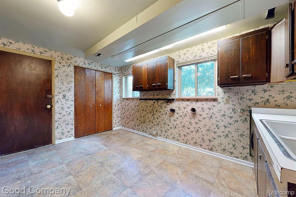 446 Rochdale Drive South Rochester Hills, MI 48309 - Photo 27 of 50