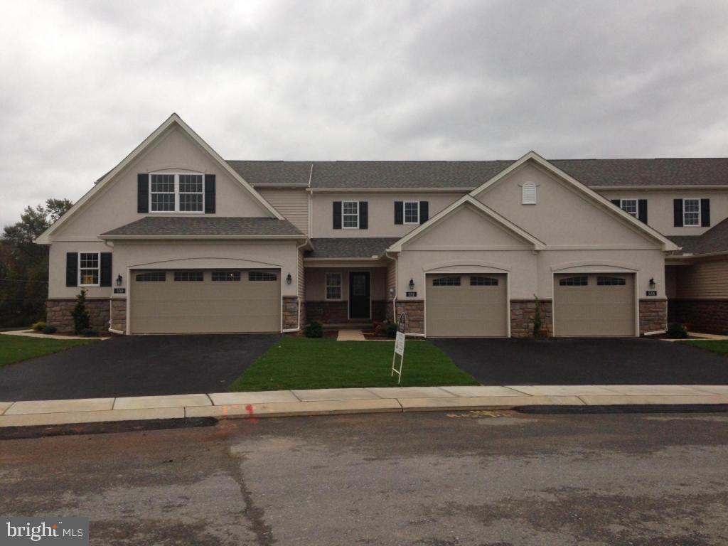 534 White Chapel Road, Unit 17 Lancaster, PA 17603 - Photo 2 of 13 Gallery Image 2