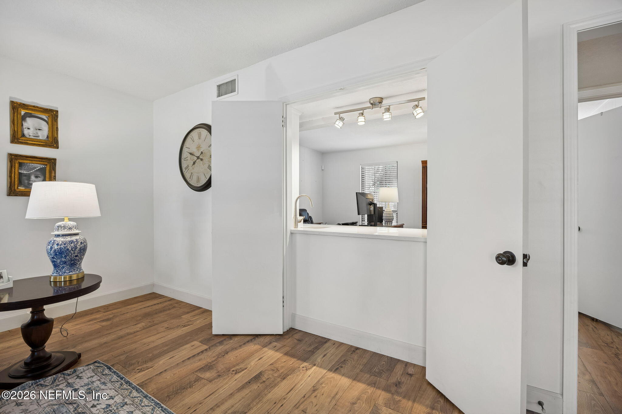 8012 Shady Grove Road Jacksonville, FL 32256 - Photo 14 of 63 14-web-or-mls-8012 Shady Grove Rd (26 of