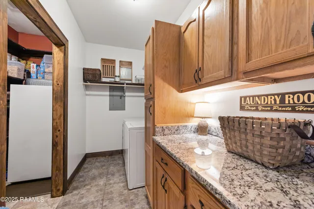 $575,000 | 8713 Highway 105, Melville, LA 71353