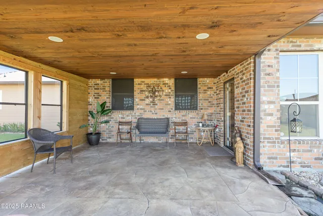 $575,000 | 8713 Highway 105, Melville, LA 71353