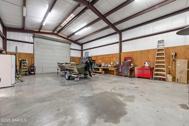 $575,000 | 8713 Highway 105, Melville, LA 71353