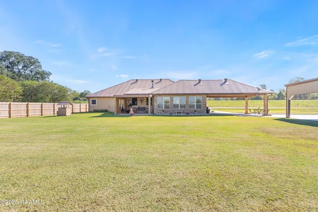 $575,000 | 8713 Highway 105, Melville, LA 71353