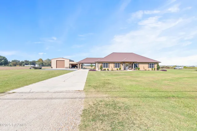 $575,000 | 8713 Highway 105, Melville, LA 71353