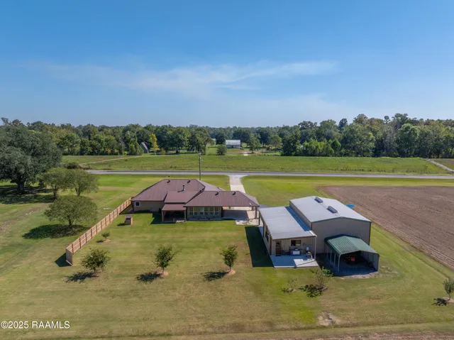$575,000 | 8713 Highway 105, Melville, LA 71353