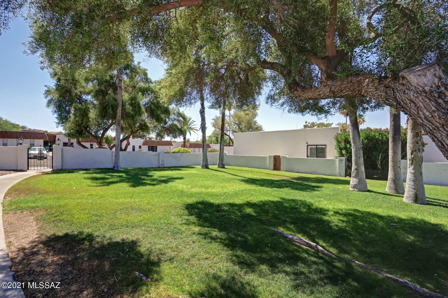 660 East River Road, Unit I Tucson, AZ 85704 - Photo 31 of 37