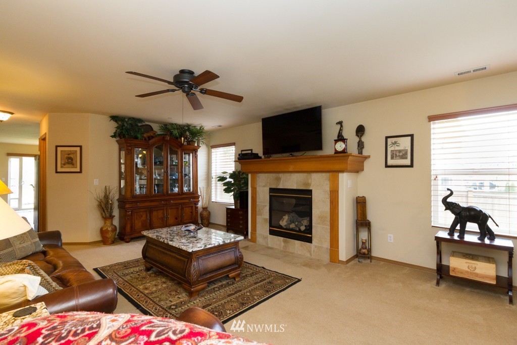 1348 Foreman Road DuPont, WA 98327 - Photo 3 of 25