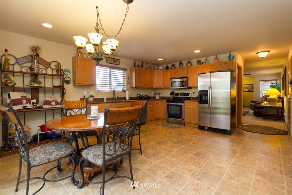 1348 Foreman Road DuPont, WA 98327 - Photo 4 of 25