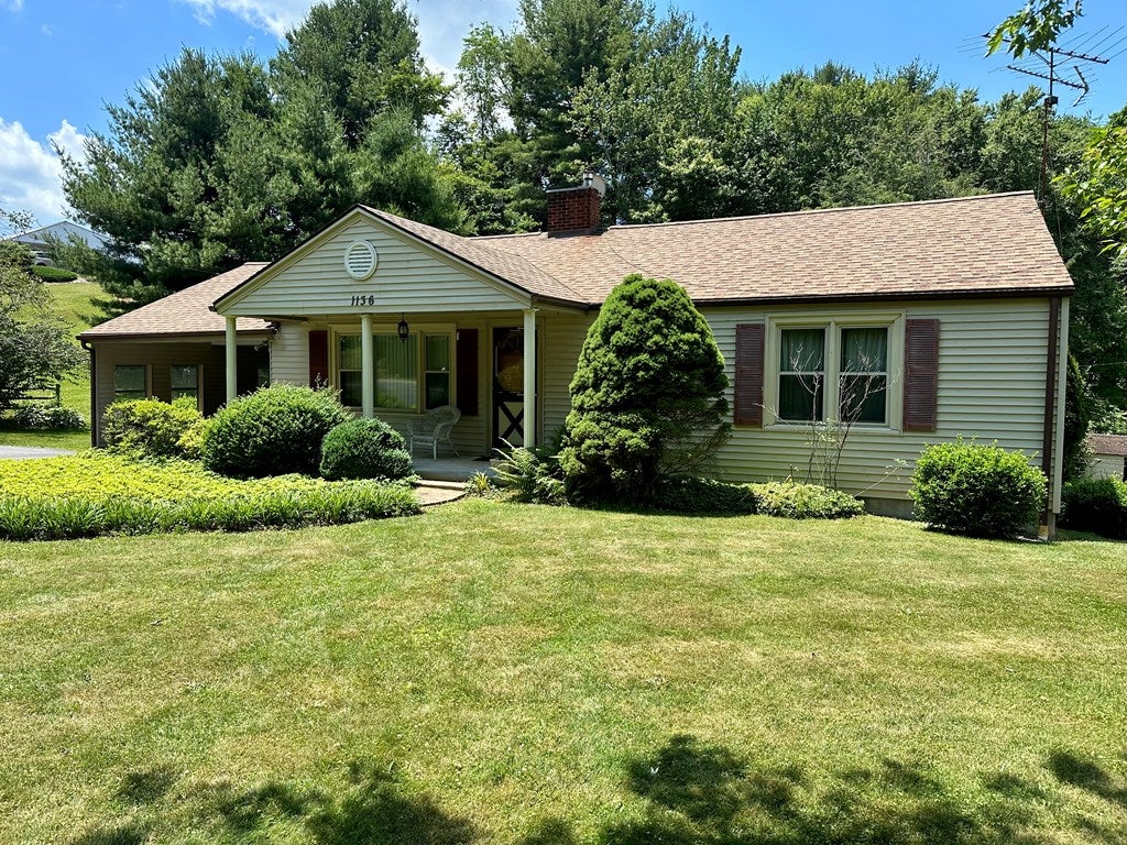 1136 Fairview Road Galax, VA 24333 - Photo 4 of 13 Gallery Image 4