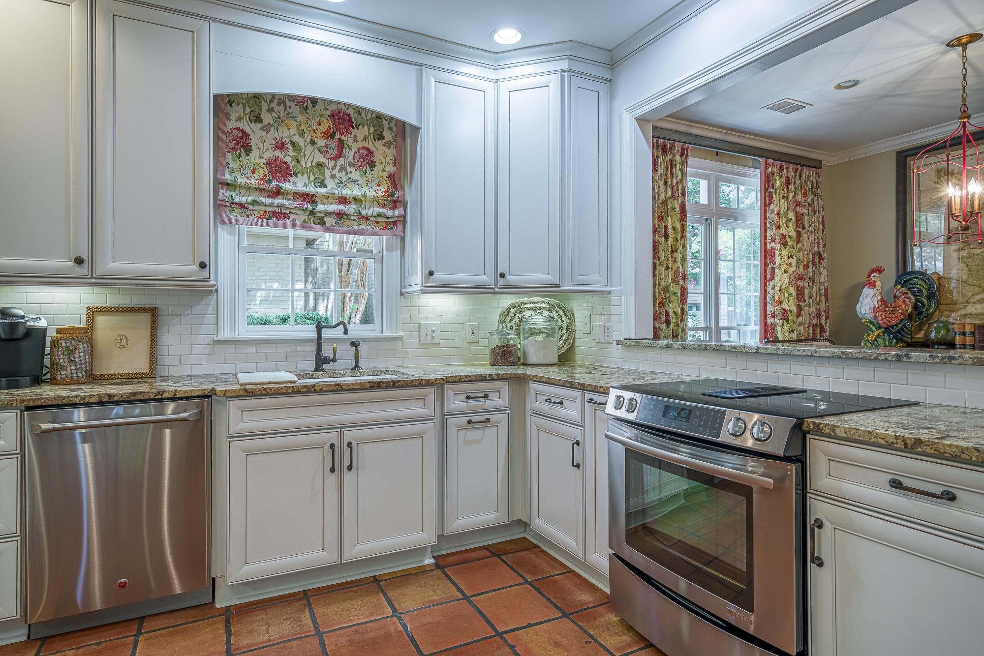 5229 Lexington Road Memphis, TN 38120 - Photo 13 of 24 Gallery Image 13