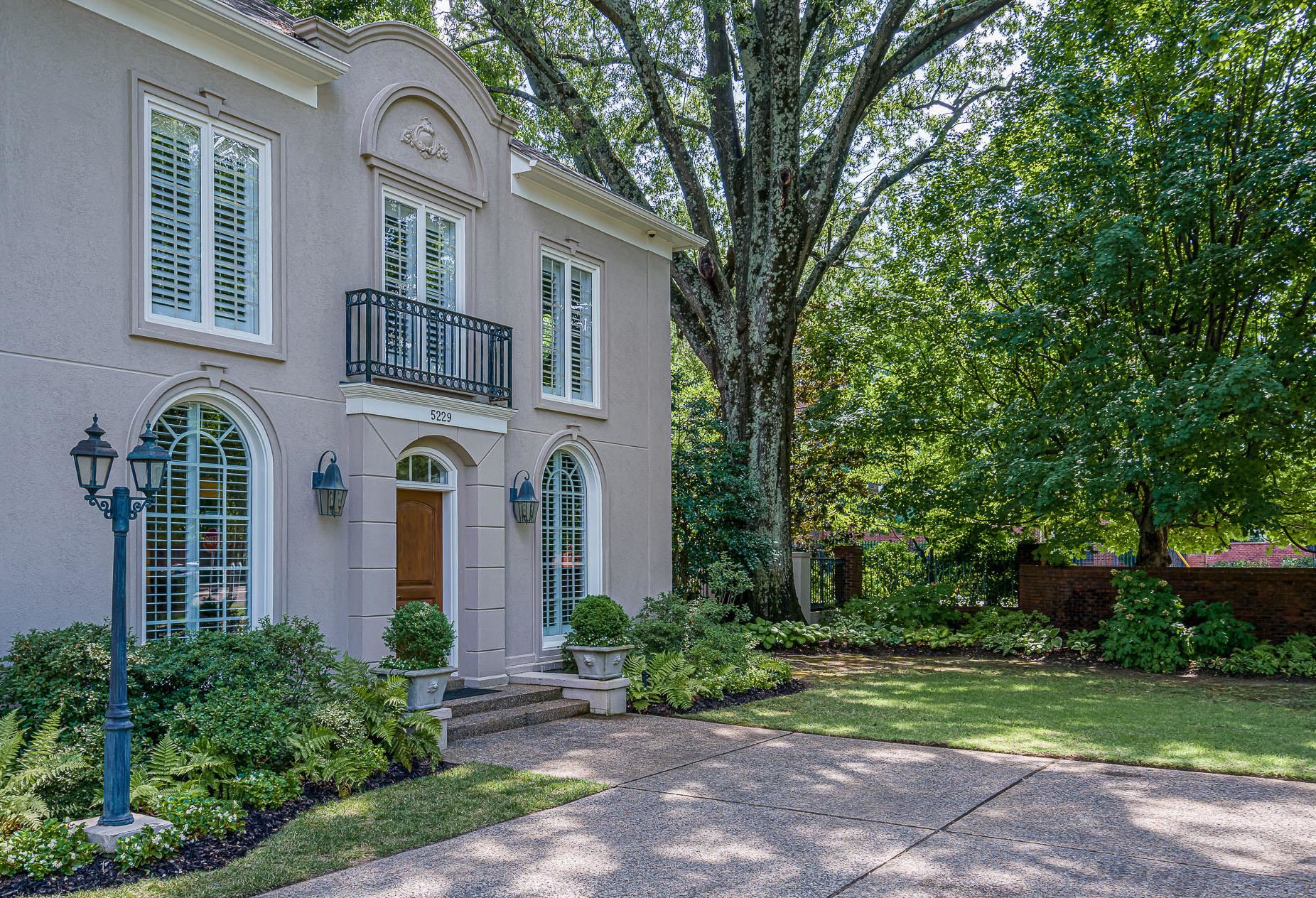 5229 Lexington Road Memphis, TN 38120 - Photo 2 of 24 Gallery Image 2