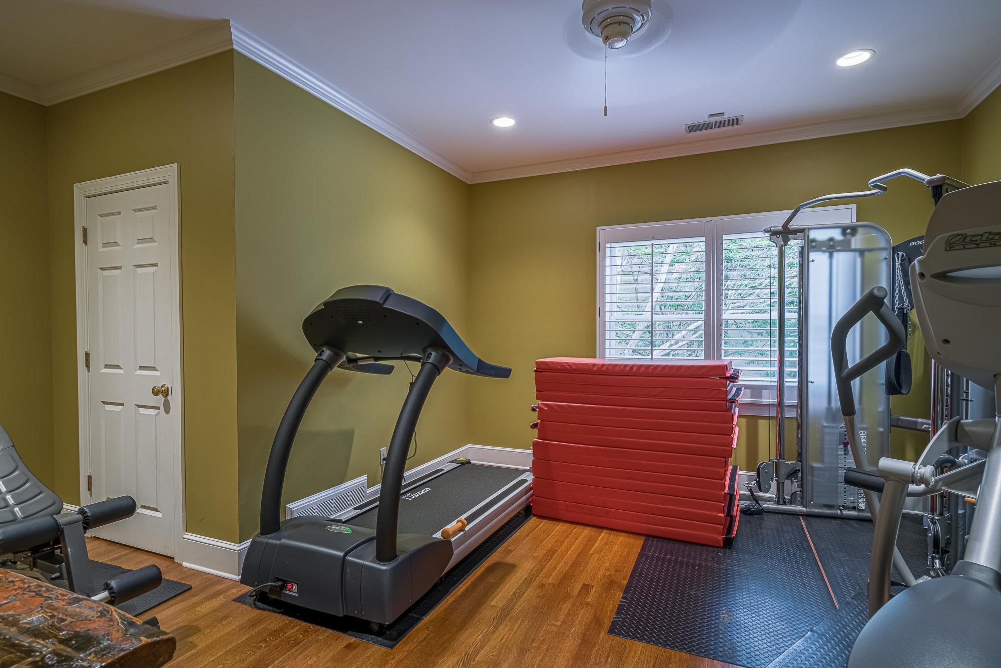 5229 Lexington Road Memphis, TN 38120 - Photo 22 of 24 Currently used as a Fitness Center