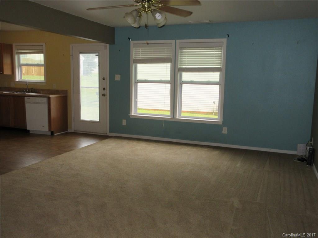 5255 Swearngan Road Charlotte, NC 28216 - Photo 5 of 16