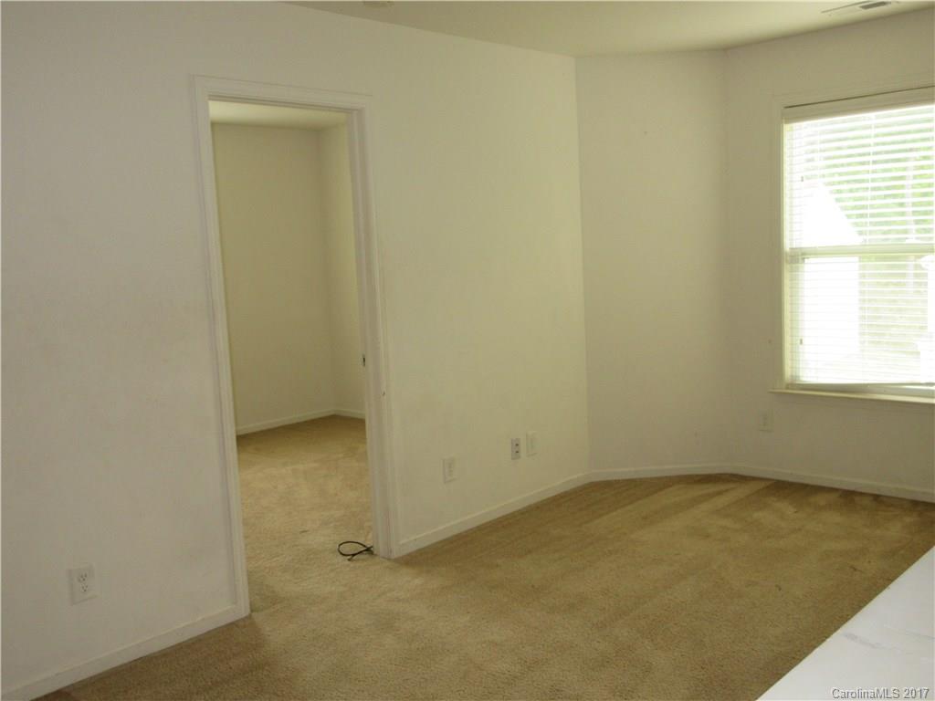 5255 Swearngan Road Charlotte, NC 28216 - Photo 7 of 16