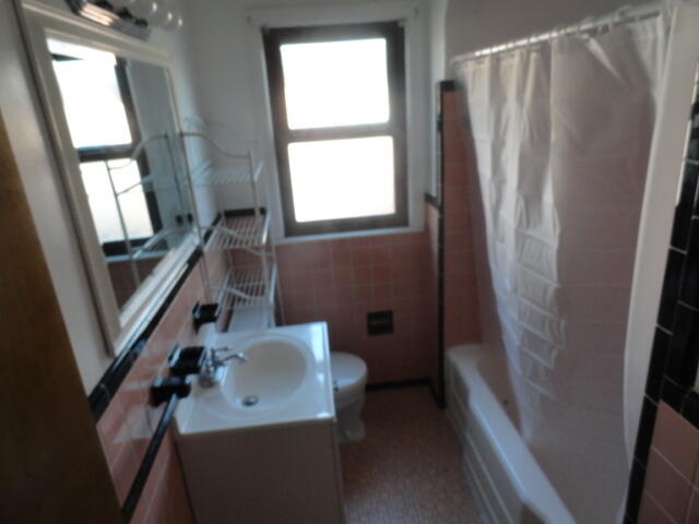 15534 Chestnut Avenue Eastpointe, MI 48021 - Photo 7 of 13 DSC06093