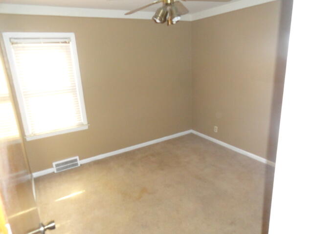 15534 Chestnut Avenue Eastpointe, MI 48021 - Photo 9 of 13 DSC06095