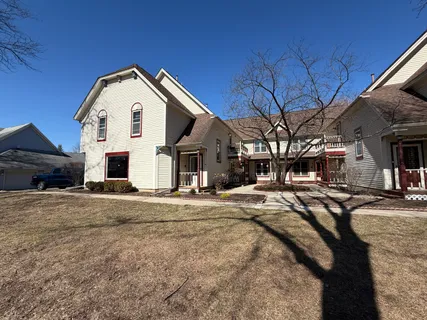 $199,900 | 790 Regina Court, Unit 790, Woodstock, IL 60098