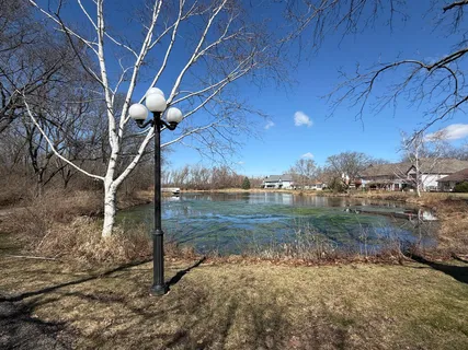 $199,900 | 790 Regina Court, Unit 790, Woodstock, IL 60098