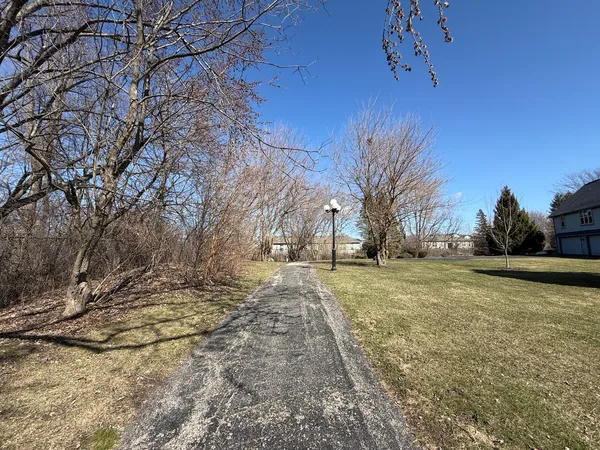 $199,900 | 790 Regina Court, Unit 790, Woodstock, IL 60098