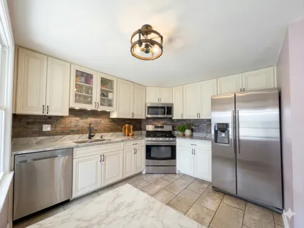 $199,900 | 790 Regina Court, Unit 790, Woodstock, IL 60098