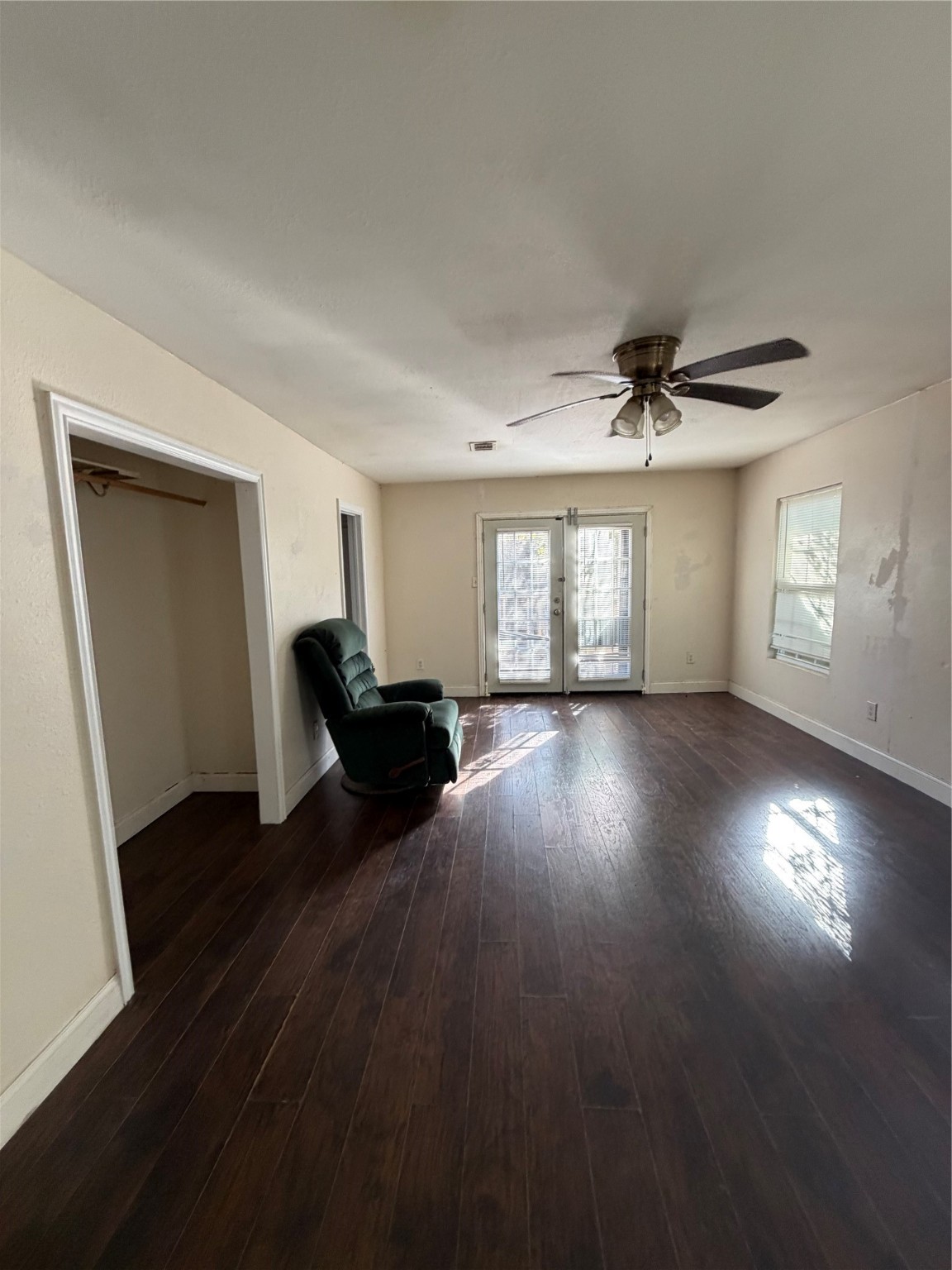 323 Reppert Street Bacliff, TX 77518 - Photo 7 of 8 a living room with furniture and a wooden floor