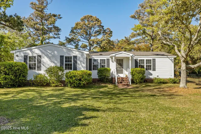 $319,900 | 169 Nelson Street, Harkers Island, NC 28531
