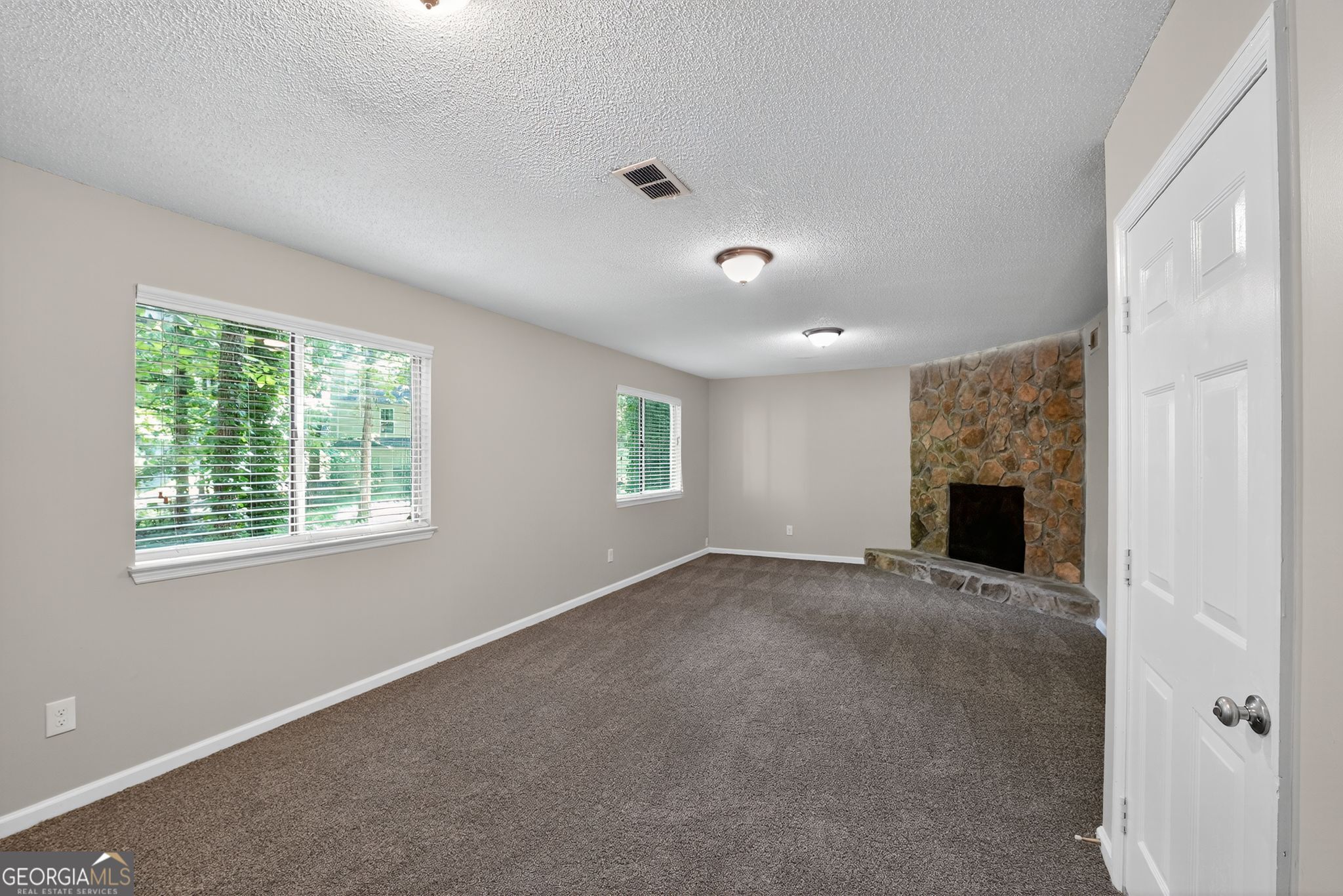 767 Forest Path Stone Mountain, GA 30088 - Photo 5 of 19