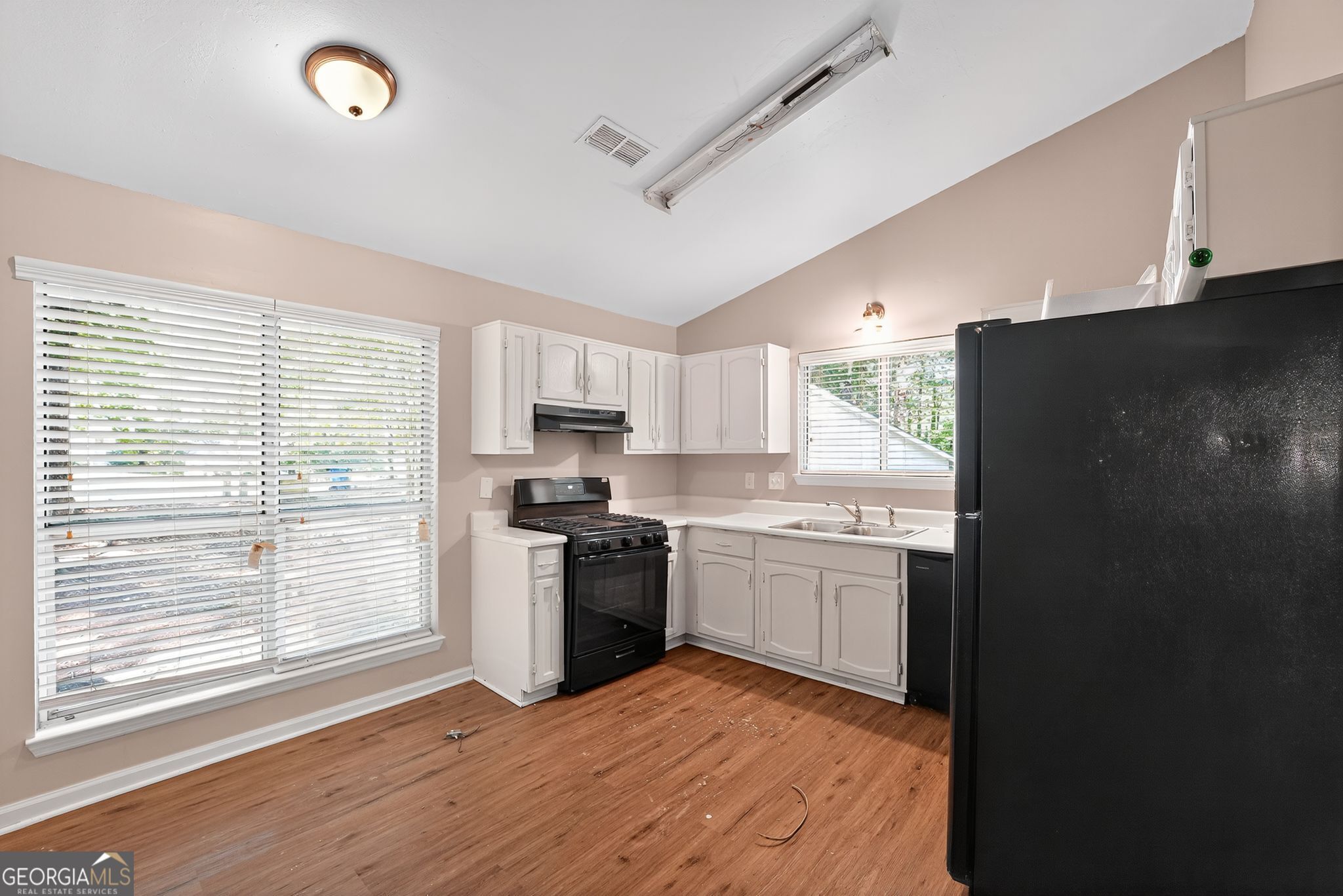 767 Forest Path Stone Mountain, GA 30088 - Photo 6 of 19