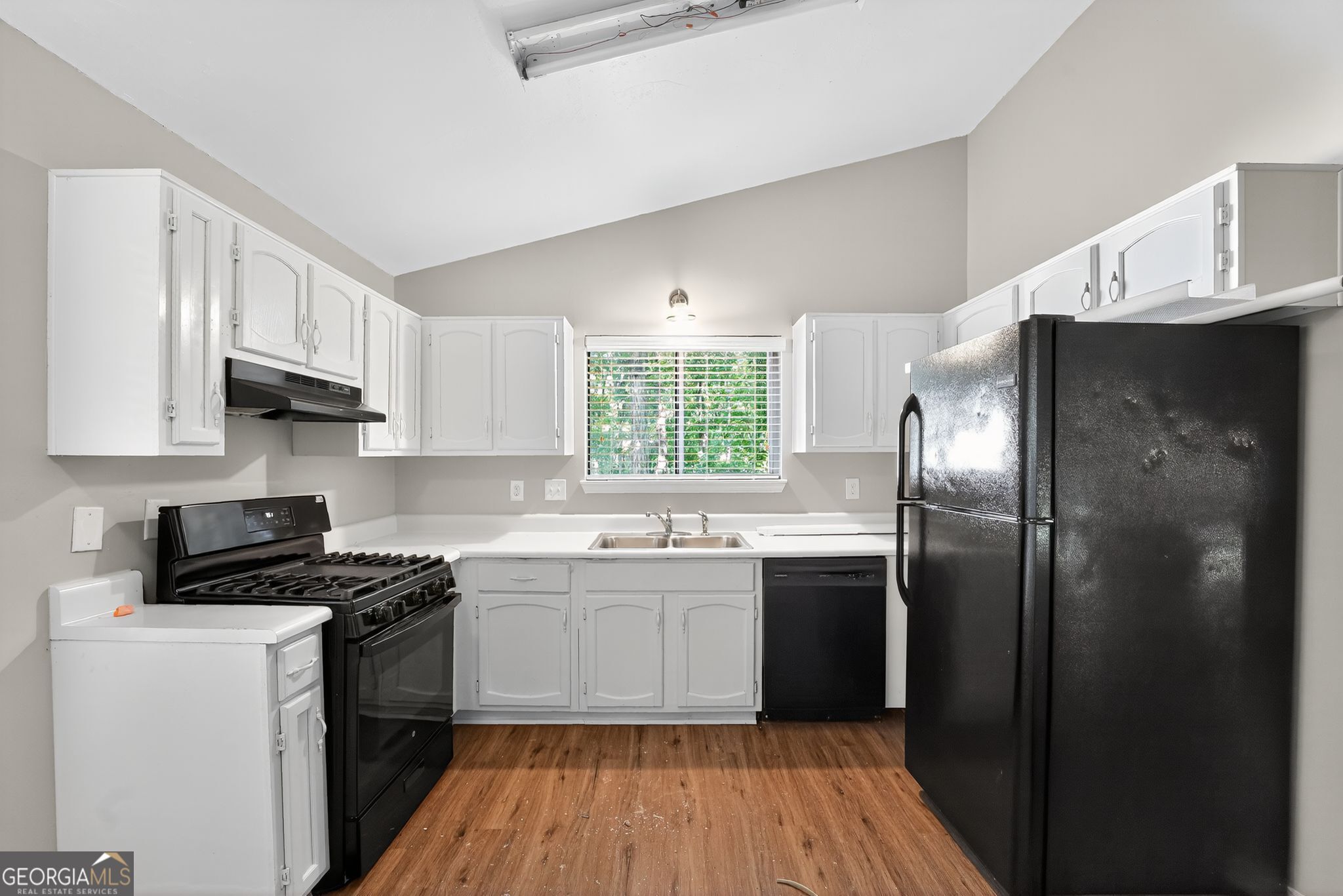 767 Forest Path Stone Mountain, GA 30088 - Photo 7 of 19