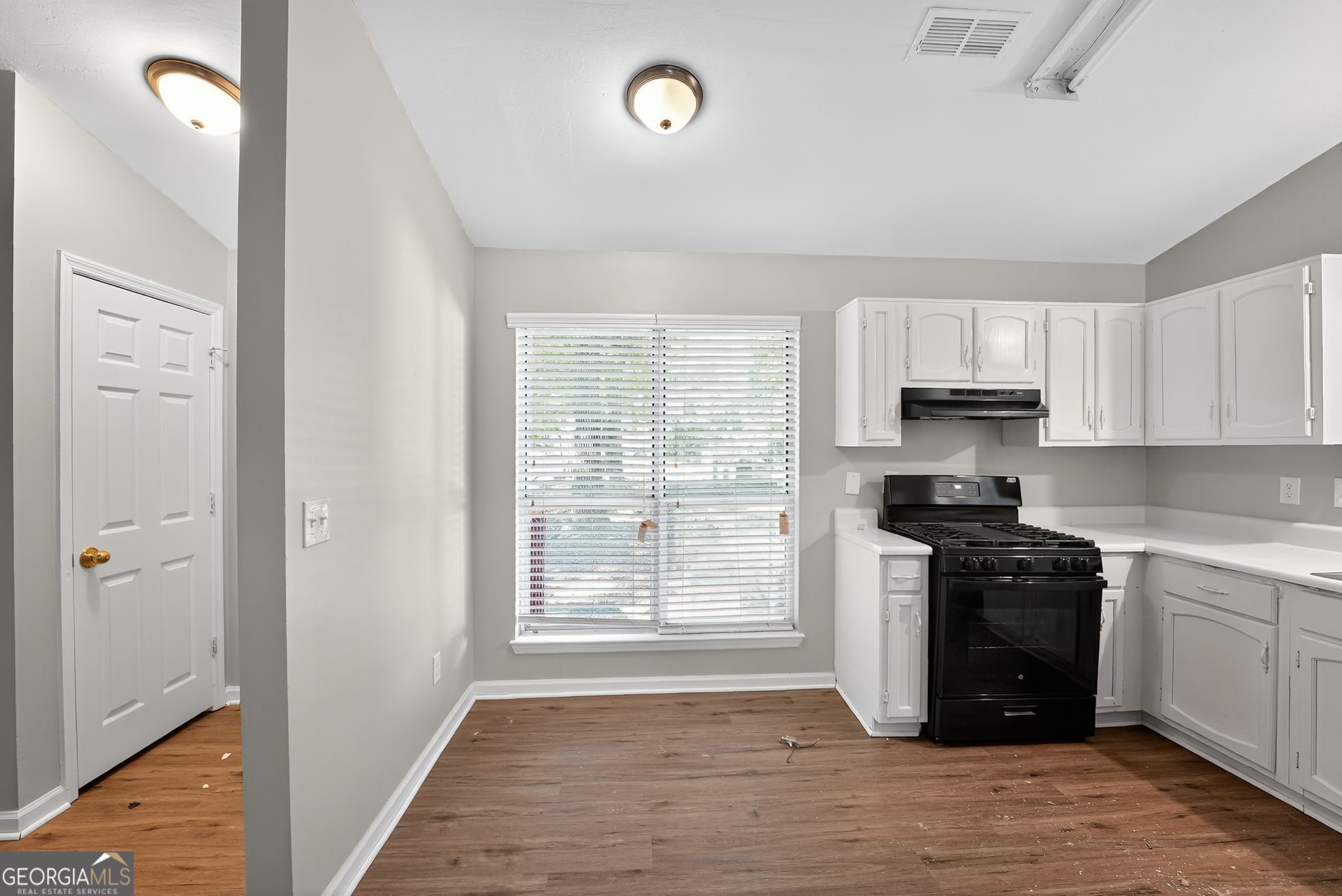767 Forest Path Stone Mountain, GA 30088 - Photo 8 of 19