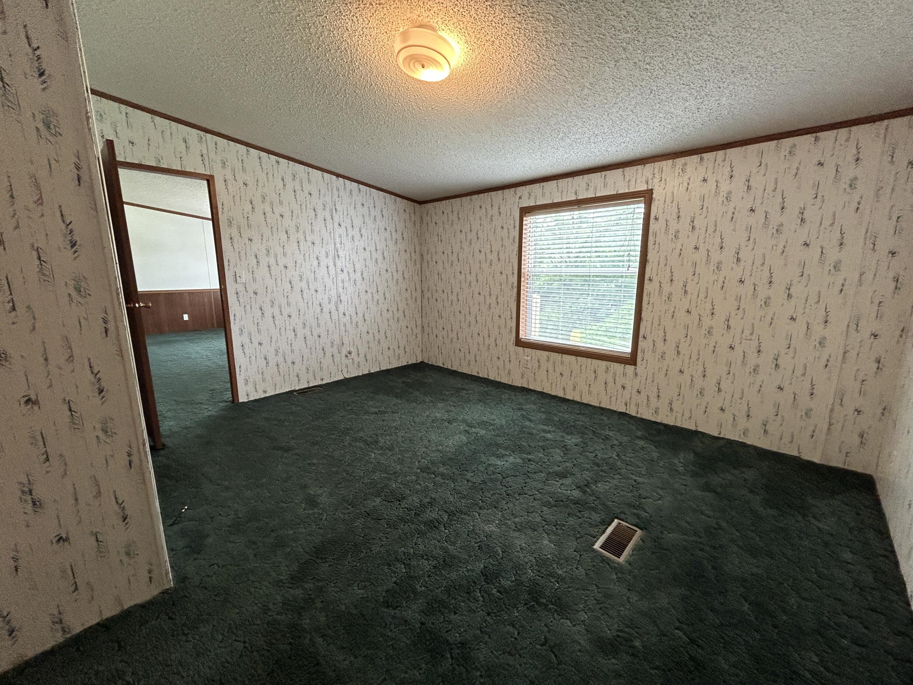 1090 Winchester Road Irvine, KY 40336 - Photo 14 of 29 Primary Bedroom