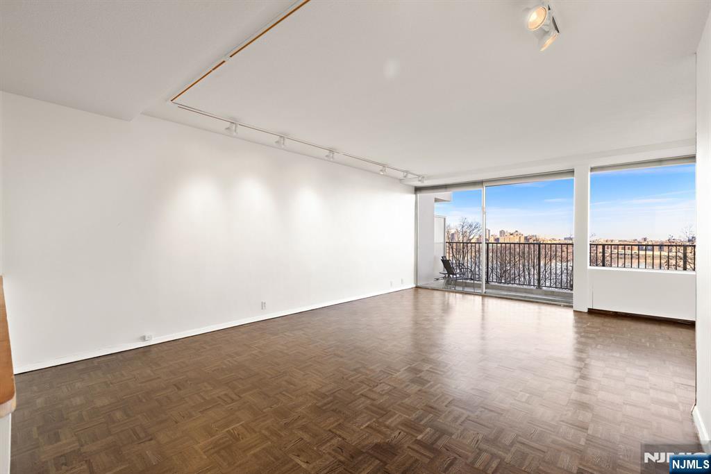 3 Horizon Road, Unit G11 Fort Lee, NJ 07024 - Photo 9 of 25