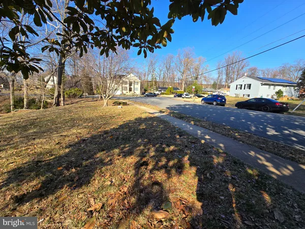 $200,000 | 7669 Long Pine Drive, Springfield, VA 22151