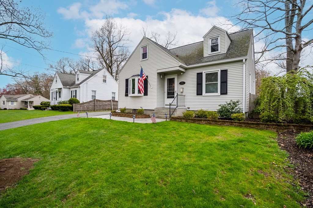 213 Cooper Street Springfield, MA 01108 - Photo 2 of 30
