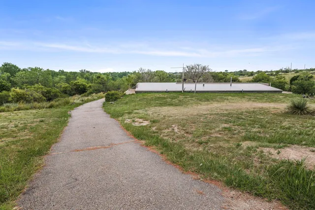 $275,000 | 401 Meredith Circle, Howardwick, TX 79226